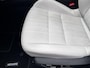 Renault Espace E-Tech full hybrid 200 iconic 7p. / Fabrieksgarantie 04-2027 / 7 persoons / 1.500 kg trekgewicht / Panorama dak / Leder / Elektrische stoelen / Massagefunctie / Elektrische klep / Harman Kardon Audio / Navi / Camera 360° / 20" LM wielen All Season banden /