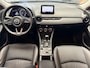 Mazda CX-3 2.0 SKYACTIV-G 121 LUXURY NAVIGATIE CRUISE CONTROL HEAD-UP DISPLAY KEYLESS GO RIJSTROOKSENSSOREN DODEHOEKSENSOREN ACHTERUITRIJCAMERA ZEER MOOI !!