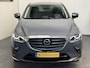Mazda CX-3 2.0 SKYACTIV-G 121 LUXURY NAVIGATIE CRUISE CONTROL HEAD-UP DISPLAY KEYLESS GO RIJSTROOKSENSSOREN DODEHOEKSENSOREN ACHTERUITRIJCAMERA ZEER MOOI !!