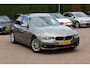 BMW 3-Serie 320i Corporate Lease High Executive / Trekhaak / Schuifdak / Leder / Navigatie / Parkeerhulp V+A / 16'' / Getint glas / Stoelverwarming / Cruise Control