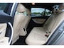 BMW 3-Serie 320i Corporate Lease High Executive / Trekhaak / Schuifdak / Leder / Navigatie / Parkeerhulp V+A / 16'' / Getint glas / Stoelverwarming / Cruise Control