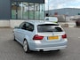 BMW 3-Serie Touring 318i TOURING XENON/LEDER/NAVIGATIE! NIEUWE DISTRIBUTIEKETTING!