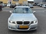 BMW 3-Serie Touring 318i TOURING XENON/LEDER/NAVIGATIE! NIEUWE DISTRIBUTIEKETTING!