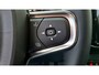 Volvo XC40 2.0 B3 Ultra Black Edition Model jaar 2026 - Panorama dak - R980 interieur - 20"Licht metaal - Alarm - 360 Camera - Two tone zwart dak en spiegelkappen - Privacy glas