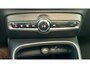 Volvo XC40 2.0 B3 Ultra Black Edition Model jaar 2026 - Panorama dak - R980 interieur - 20"Licht metaal - Alarm - 360 Camera - Two tone zwart dak en spiegelkappen - Privacy glas