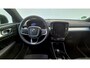 Volvo XC40 2.0 B3 Ultra Black Edition Model jaar 2026 - Panorama dak - R980 interieur - 20"Licht metaal - Alarm - 360 Camera - Two tone zwart dak en spiegelkappen - Privacy glas