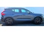 Volvo XC40 2.0 B3 Plus Black Edition MY 2026 - 20” Wielen - Adaptive Cruise Control - Harman Kardon Audio - Climate - R7C0 Interieur – Camera achter - PDC voor en achter - Power seats links met memory - Two Tone