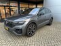 Volkswagen Touareg 3.0 TSi 4MOTION R | Trekhaak | Luchtvering | Leder | ABT motor tuning | Stoelverwarming/koeling | 360 camera | Parkeersensoren | Panorama dak |