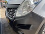 Renault Master T35 2.3 dCi L3H3 5-Persoons Ideaal voor Camper!! BTW EN BPM VRIJ!! Airco Cruise controle Kastinrichting Trekhaak 2500kg Trekgewicht Schuifdeur Ruiten om hele auto Semi automaat Euro 6 Ex overheid