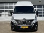 Renault Master T35 2.3 dCi L3H3 5-Persoons Ideaal voor Camper!! BTW EN BPM VRIJ!! Airco Cruise controle Kastinrichting Trekhaak 2500kg Trekgewicht Schuifdeur Ruiten om hele auto Semi automaat Euro 6 Ex overheid