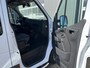 Renault Master T35 2.3 dCi L3H3 5-Persoons Ideaal voor Camper!! BTW EN BPM VRIJ!! Airco Cruise controle Kastinrichting Trekhaak 2500kg Trekgewicht Schuifdeur Ruiten om hele auto Semi automaat Euro 6 Ex overheid