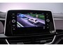 Volkswagen T-Roc R-Line 1.5 TSI 150pk DSG Automaat Panoramadak, Adaptive cruise control, Achteruitrijcamera, LED koplampen, Parkeersensoren, Airco, App connect