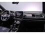Volkswagen T-Roc R-Line 1.5 TSI 150pk DSG Automaat Panoramadak, Adaptive cruise control, Achteruitrijcamera, LED koplampen, Parkeersensoren, Airco, App connect