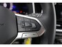 Volkswagen T-Roc 1.5 TSI R-Line 150PK / 110kW DSG, Trekhaak, R-Line in- en exterieur, ErgoActive bestuurdersstoel met massagefunctie, verwarmbare voorstoelen, achteruitrijcamera (Rear View), navigatie, elektrisch verstel-, verwarm- en inklapbare buitenspiegels, parkeerassistent (Park Assist), grootlichtassistent (Light Assist), LED plus koplampen, adaptieve cruise control (ACC), licht- & regensensor, 2-zone climatronic, draadloos Apple Carplay & Android Auto, ambiente verlichting, 17" 'Valencia' LMV, DAB+, parkeersensoren voor en achter (PDC)