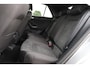 Volkswagen T-Roc 1.5 TSI R-Line 150PK / 110kW DSG, Trekhaak, R-Line in- en exterieur, ErgoActive bestuurdersstoel met massagefunctie, verwarmbare voorstoelen, achteruitrijcamera (Rear View), navigatie, elektrisch verstel-, verwarm- en inklapbare buitenspiegels, parkeerassistent (Park Assist), grootlichtassistent (Light Assist), LED plus koplampen, adaptieve cruise control (ACC), licht- & regensensor, 2-zone climatronic, draadloos Apple Carplay & Android Auto, ambiente verlichting, 17" 'Valencia' LMV, DAB+, parkeersensoren voor en achter (PDC)