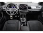Volkswagen T-Roc 1.5 TSI R-Line 150PK / 110kW DSG, Trekhaak, R-Line in- en exterieur, ErgoActive bestuurdersstoel met massagefunctie, verwarmbare voorstoelen, achteruitrijcamera (Rear View), navigatie, elektrisch verstel-, verwarm- en inklapbare buitenspiegels, parkeerassistent (Park Assist), grootlichtassistent (Light Assist), LED plus koplampen, adaptieve cruise control (ACC), licht- & regensensor, 2-zone climatronic, draadloos Apple Carplay & Android Auto, ambiente verlichting, 17" 'Valencia' LMV, DAB+, parkeersensoren voor en achter (PDC)