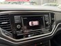Volkswagen T-Roc 1.0 TSI Style Trekhaak LMV Airco ACC PDC voor en achterzijde