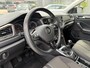 Volkswagen T-Roc 1.0 TSI Style Trekhaak LMV Airco ACC PDC voor en achterzijde