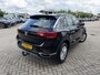 Volkswagen T-Roc 1.0 TSI Style Trekhaak LMV Airco ACC PDC voor en achterzijde