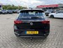Volkswagen T-Roc 1.0 TSI Style Trekhaak LMV Airco ACC PDC voor en achterzijde