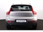 Volvo XC40 B3 Plus Dark - IntelliSafe Assist & Surround - 360º Camera - Harman/Kardon audio - Verwarmde voorstoelen, stuur & achterbank - Parkeersensoren voor & achter - Elektr. bedienb. voorstoelen met geheugen links - Draadloze tel. lader - Standkachel - Extra getint glas - Inklapbare trekhaak - 18' LMV