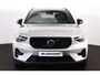 Volvo XC40 B3 Plus Dark - IntelliSafe Assist & Surround - 360º Camera - Harman/Kardon audio - Verwarmde voorstoelen, stuur & achterbank - Parkeersensoren voor & achter - Elektr. bedienb. voorstoelen met geheugen links - Draadloze tel. lader - Standkachel - Extra getint glas - Inklapbare trekhaak - 18' LMV