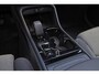 Volvo XC40 B3 Plus Dark - IntelliSafe Assist & Surround - 360º Camera - Harman/Kardon audio - Verwarmde voorstoelen, stuur & achterbank - Parkeersensoren voor & achter - Elektr. bedienb. voorstoelen met geheugen links - Draadloze tel. lader - Standkachel - Extra getint glas - Inklapbare trekhaak - 18' LMV