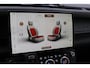 Land Rover Defender 2.0 P300e 110 X | FACELIFT | ClearSight | Meridian Surround | Trekhaak | Luchtvering | Koelbox | Panoramadak | 22 Inch