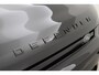 Land Rover Defender 2.0 P300e 110 X | FACELIFT | ClearSight | Meridian Surround | Trekhaak | Luchtvering | Koelbox | Panoramadak | 22 Inch