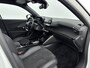 Peugeot e-2008 EV GT Pack 50 kWh | Dodehoek detectie | Alcantara stoelen | Camera | Navigatie | Interieur verlichting |SOH 96%