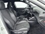 Peugeot e-2008 EV GT Pack 50 kWh | Dodehoek detectie | Alcantara stoelen | Camera | Navigatie | Interieur verlichting |SOH 96%
