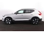 Volvo EX40 Extended Range Plus 82 kWh - IntelliSafe Assist & Surround - 360º Camera - Verwarmde voorstoelen, stuur & achterbank - Parkeersensoren voor & achter - Elektr. bedienb. bestuurdersstoel met geheugen - Draadloze tel. lader - Warmtepomp - Extra getint glas - Inklapbare trekhaak - 19' LMV
