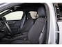 Volvo EX40 Extended Range Plus 82 kWh - IntelliSafe Assist & Surround - 360º Camera - Verwarmde voorstoelen, stuur & achterbank - Parkeersensoren voor & achter - Elektr. bedienb. bestuurdersstoel met geheugen - Draadloze tel. lader - Warmtepomp - Extra getint glas - Inklapbare trekhaak - 19' LMV