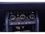 Skoda Karoq 1.5 TSI ACT Sportline Business NAP Camera Wegklapbare trekhaak Appple Carplay Stuur- en stoelverwarming v+a