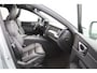 Volvo XC60 T6 Plug-in hybrid AWD Plus Black Edition | Panoramadak | 360 Camera | Head-up Display | Harman Kardon | Sportstoelen | Stoel en stuurwielverwarming | BLIS |