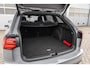 Volkswagen Golf 1.5 eTSI 150pk DSG R-Line | Panoramadak | Trekhaak | Achteruitrijcamera | Stoelverwarming