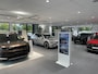 Hyundai Kona Electric Comfort Smart 64.8 kWh | Uit Voorraad Leverbaar | Apple Carplay/Android Auto | Dodehoek Detectie | Long Range | Achterklep Elektrisch | Stoelverwarming | Stuurwielverwarming |