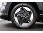 Hyundai Kona Electric Comfort Smart 64.8 kWh | Uit Voorraad Leverbaar | Apple Carplay/Android Auto | Dodehoek Detectie | Long Range | Achterklep Elektrisch | Stoelverwarming | Stuurwielverwarming |