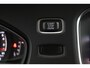 Volvo V40 Cross Country T3 Polar+ Luxury | Panoramadak | Stoelverwarming | Leder | Parkeersensoren voor en achter | Camera | Harman Kardon | Cruise control |