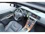 Volvo V60 Cross Country 2.0 T5 Summum | Harman/Kardon audio | Schuif/kantel dak | Adaptieve cruise control | Achteruitrijcamera | Standkachel | Afneembare trekhaak | DAB radio | Geïntegreerde kinderzitjes achterbank |