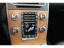 Volvo V60 Cross Country 2.0 T5 Summum | Harman/Kardon audio | Schuif/kantel dak | Adaptieve cruise control | Achteruitrijcamera | Standkachel | Afneembare trekhaak | DAB radio | Geïntegreerde kinderzitjes achterbank |