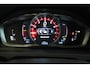 Volvo V60 Cross Country 2.0 T5 Summum | Harman/Kardon audio | Schuif/kantel dak | Adaptieve cruise control | Achteruitrijcamera | Standkachel | Afneembare trekhaak | DAB radio | Geïntegreerde kinderzitjes achterbank |