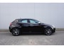 Alfa Romeo Giulietta 1.4 T Distinctive Climate / Cruise / Parkeers. / Elektr. ramen / Lm velgen / NAP