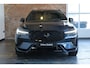 Volvo XC60 2.0 T8 Plug-in hybrid AWD Ultra Black Edition | Panoramadak | Luchtvering | Verwarmbare voorstoelen met massagefunctie en ventilatie | 360 graden camera | Head-up display | Elektrische achterklep | Keyless |
