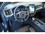 Volvo XC60 2.0 T8 Plug-in hybrid AWD Ultra Black Edition | Panoramadak | Luchtvering | Verwarmbare voorstoelen met massagefunctie en ventilatie | 360 graden camera | Head-up display | Elektrische achterklep | Keyless |
