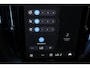 Volvo XC60 2.0 T8 Plug-in hybrid AWD Ultra Black Edition | Panoramadak | Luchtvering | Verwarmbare voorstoelen met massagefunctie en ventilatie | 360 graden camera | Head-up display | Elektrische achterklep | Keyless |