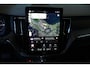 Volvo XC60 2.0 T8 Plug-in hybrid AWD Ultra Black Edition | Panoramadak | Luchtvering | Verwarmbare voorstoelen met massagefunctie en ventilatie | 360 graden camera | Head-up display | Elektrische achterklep | Keyless |