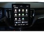 Volvo XC60 2.0 T8 Plug-in hybrid AWD Ultra Black Edition | Panoramadak | Luchtvering | Verwarmbare voorstoelen met massagefunctie en ventilatie | 360 graden camera | Head-up display | Elektrische achterklep | Keyless |