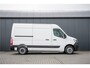 Renault Master Bleu DCI 135PK | L2H2 | Nieuw | Navi | 3-Zits | LED | Cruise | Airco