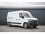 Renault Master Bleu DCI 135PK | L2H2 | Nieuw | Navi | 3-Zits | LED | Cruise | Airco